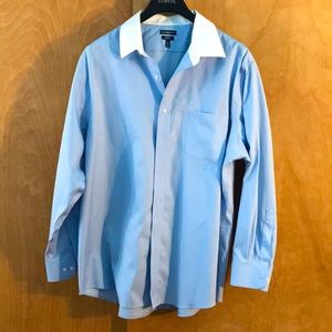 Croft&Barrow 18.5 34/35 Long Sleeved Light Blue & White Classic Fit Button Down